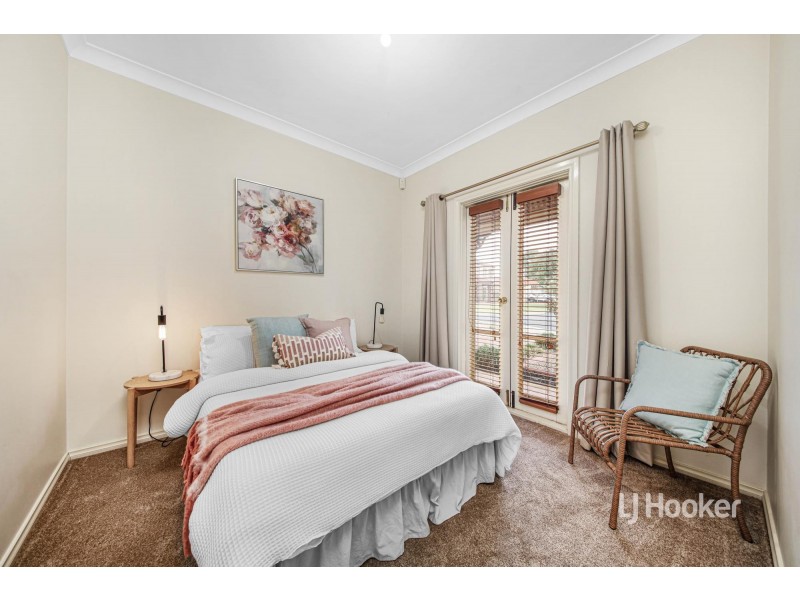 59 Northampton Crescent, Caroline Springs VIC 3023