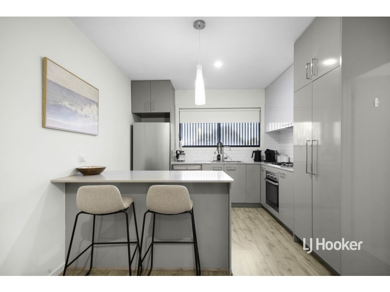 16 Tribeca Drive, Point Cook VIC 3030