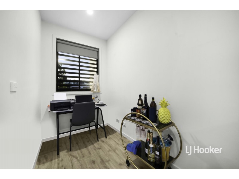 16 Tribeca Drive, Point Cook VIC 3030