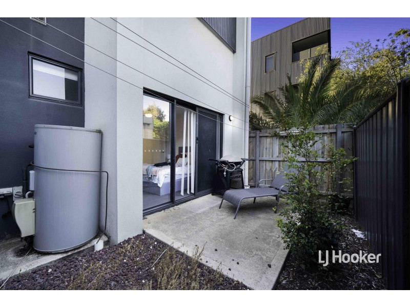 16 Tribeca Drive, Point Cook VIC 3030