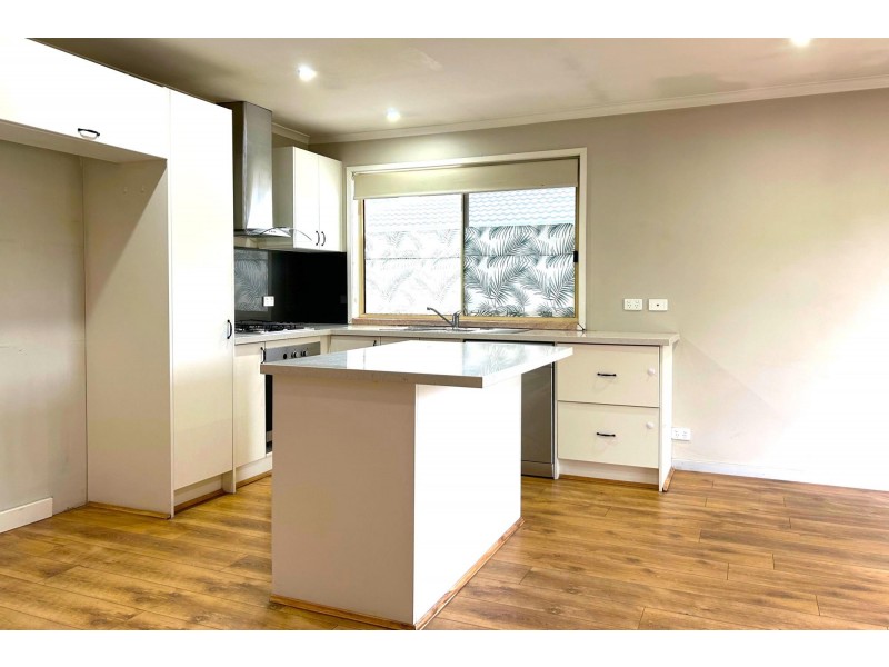 1/13 Konrads Court, Truganina VIC 3029