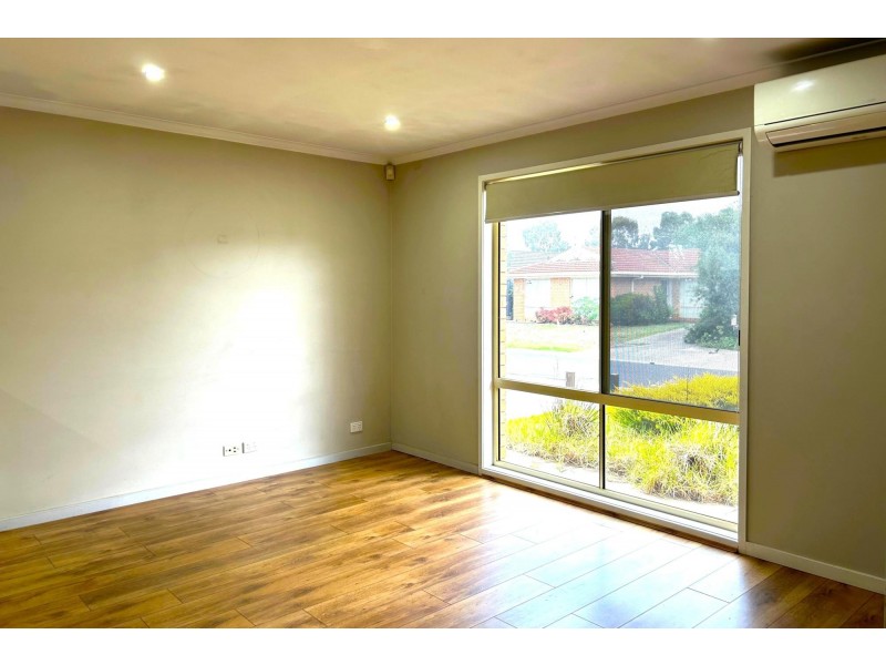 1/13 Konrads Court, Truganina VIC 3029