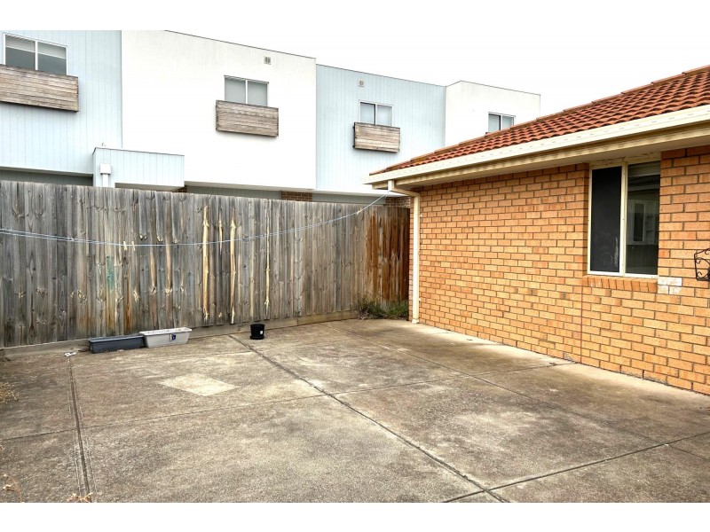 1/13 Konrads Court, Truganina VIC 3029