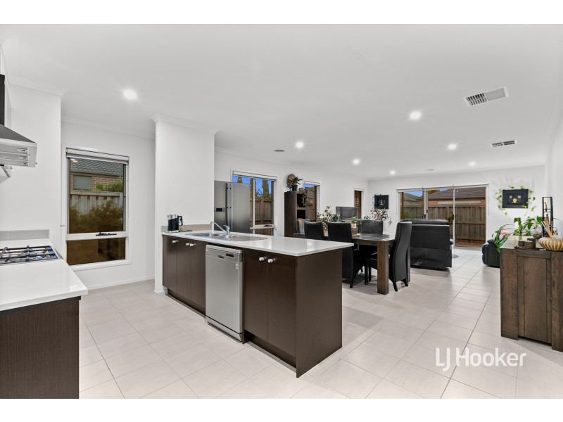 31 Arrowgrass Drive, Point Cook VIC 3030