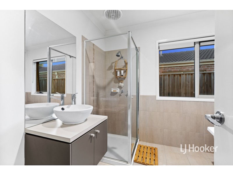 31 Arrowgrass Drive, Point Cook VIC 3030