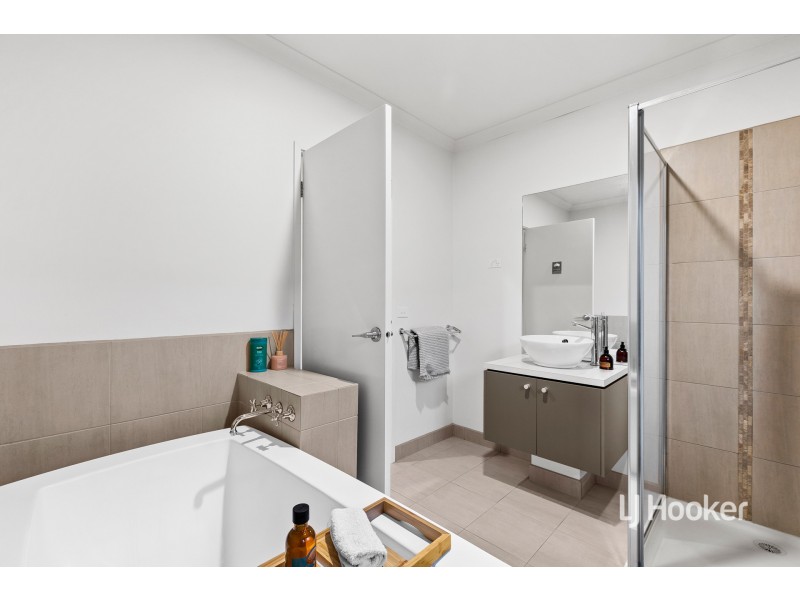 31 Arrowgrass Drive, Point Cook VIC 3030