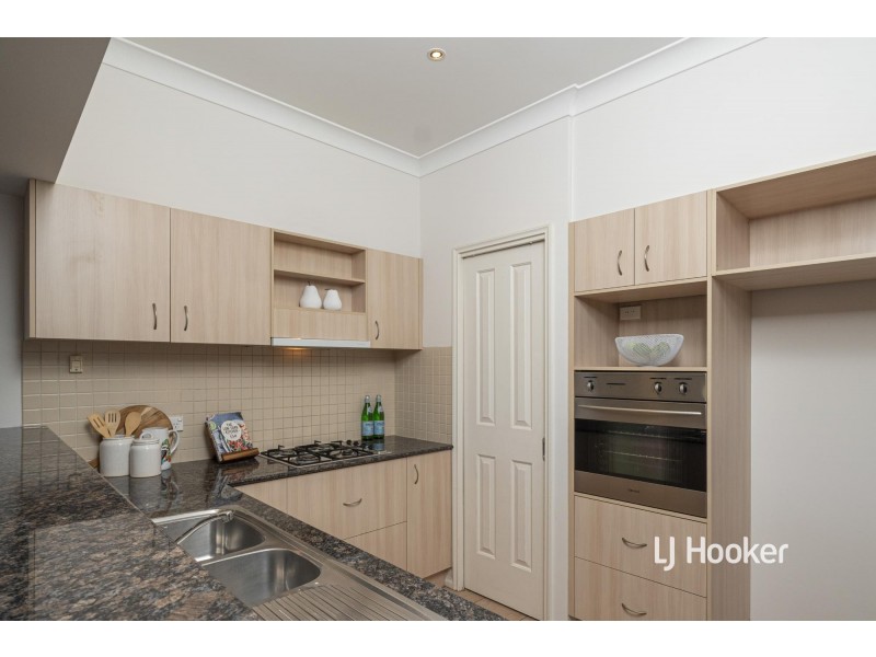 39/1 Greg Norman Drive, Sanctuary Lakes VIC 3030