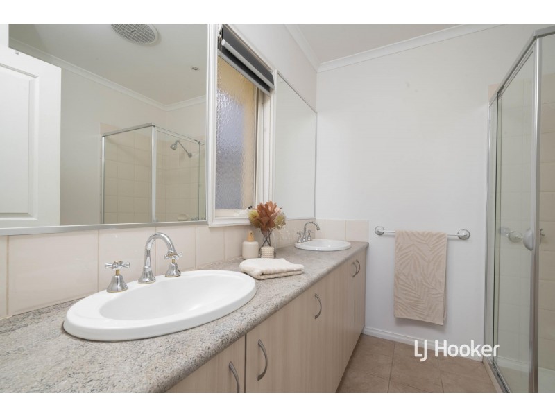 39/1 Greg Norman Drive, Sanctuary Lakes VIC 3030