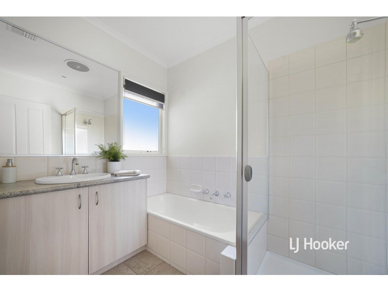 39/1 Greg Norman Drive, Sanctuary Lakes VIC 3030