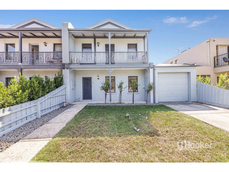 27 Caledonian Way, Point Cook VIC 3030