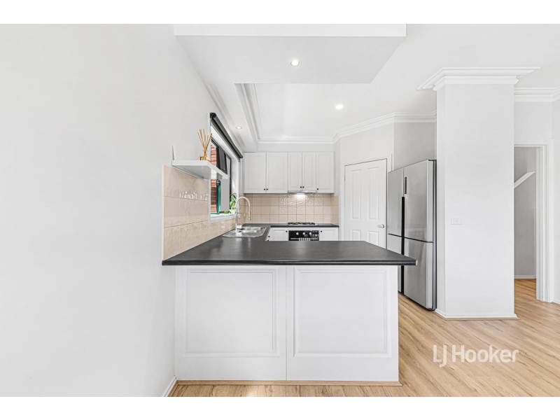 27 Caledonian Way, Point Cook VIC 3030