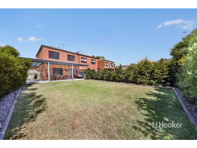 27 Caledonian Way, Point Cook VIC 3030