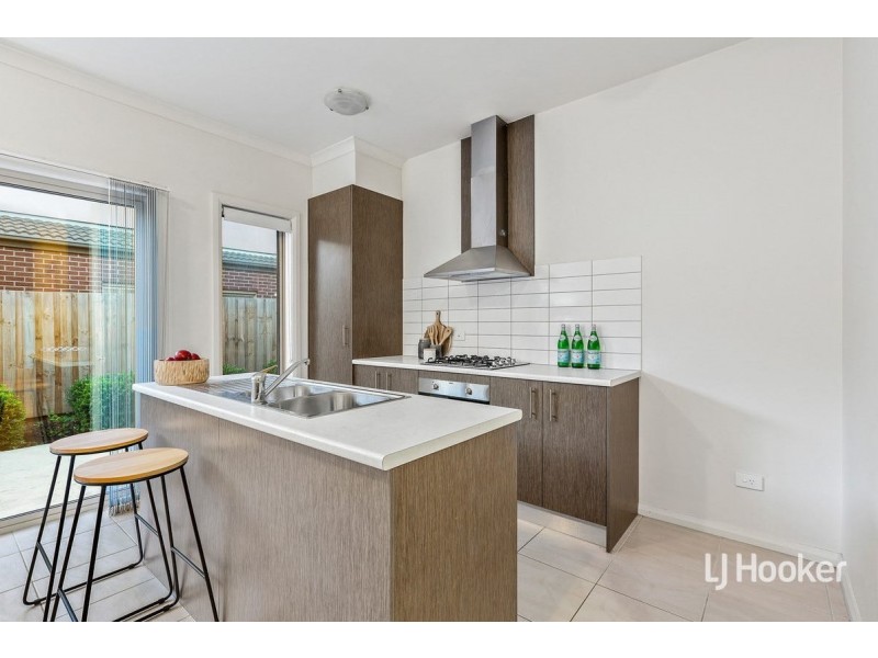 2B Corboy Close, Point Cook VIC 3030