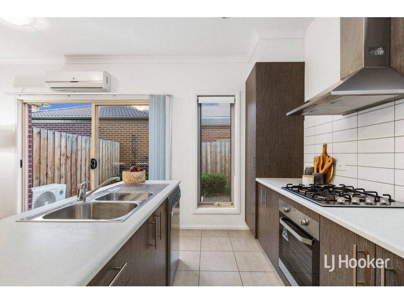 2B Corboy Close, Point Cook VIC 3030