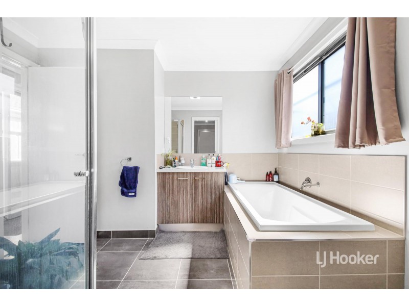 B/18 Ducane Street, Wyndham Vale VIC 3024