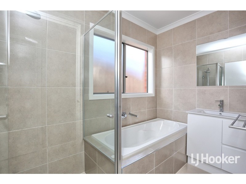 21 Singleton Way, Point Cook VIC 3030