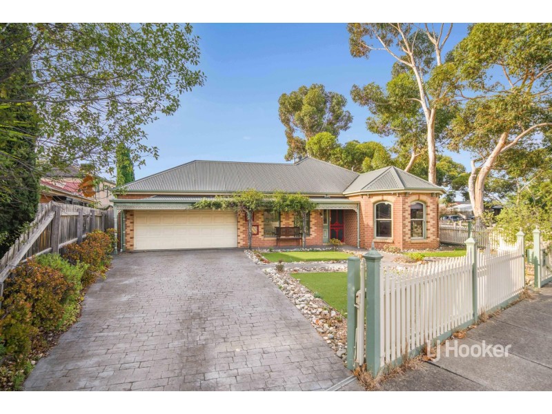 11 Lancaster Drive, Point Cook VIC 3030