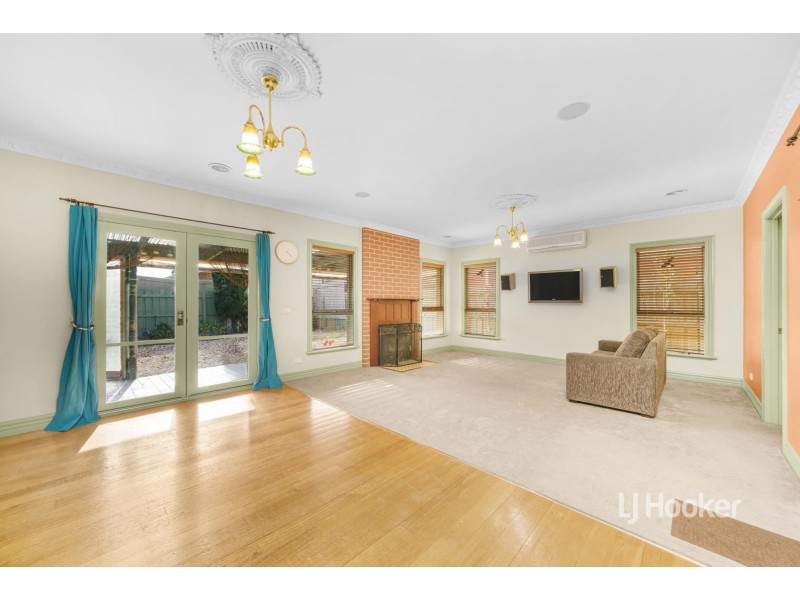 11 Lancaster Drive, Point Cook VIC 3030
