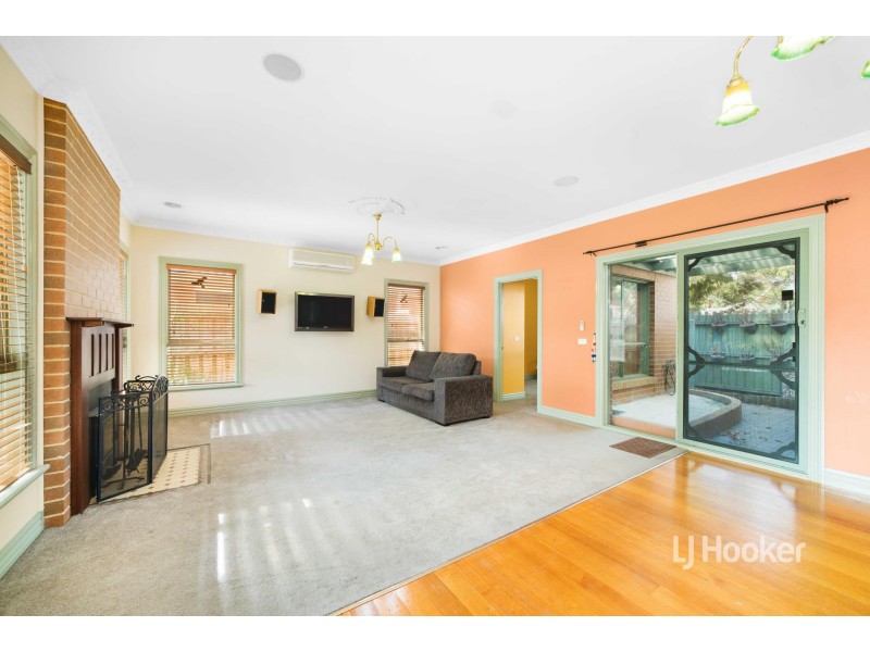 11 Lancaster Drive, Point Cook VIC 3030