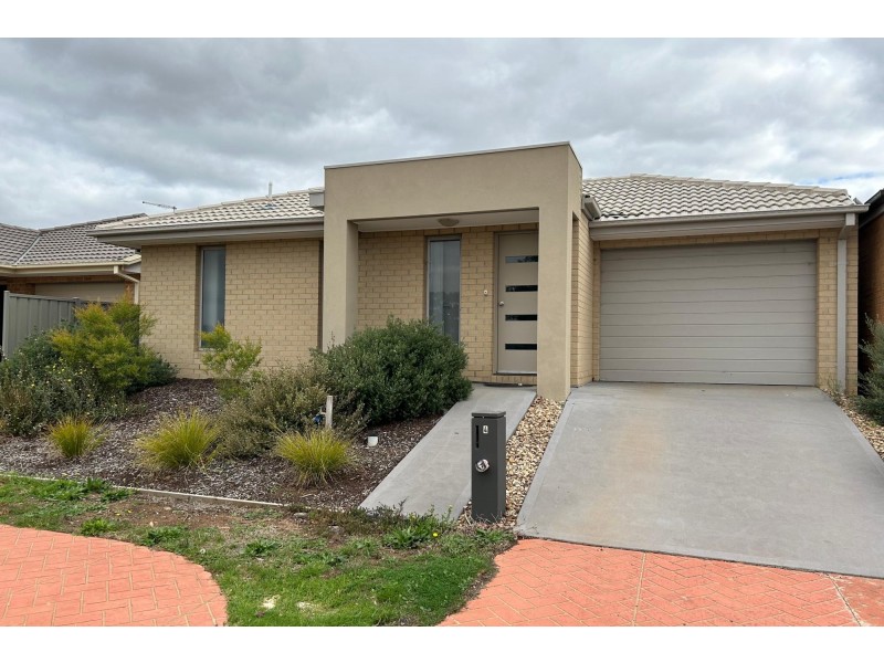 4 Grallina Lane, Kurunjang VIC 3337