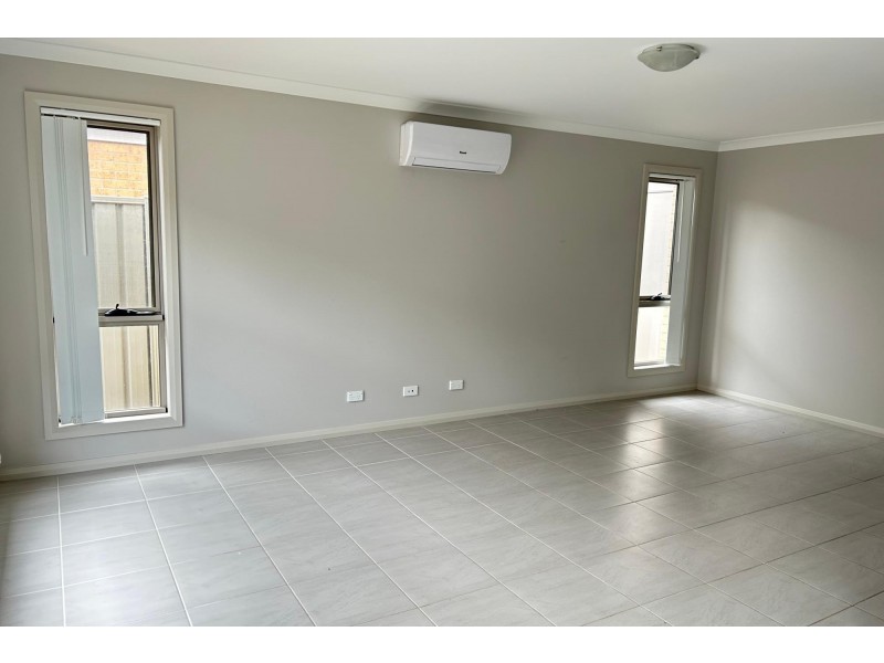 4 Grallina Lane, Kurunjang VIC 3337