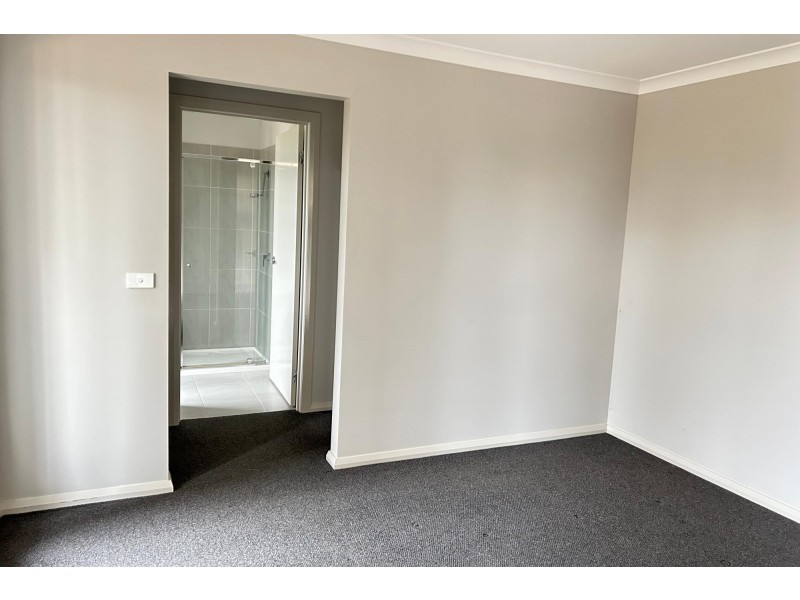 4 Grallina Lane, Kurunjang VIC 3337