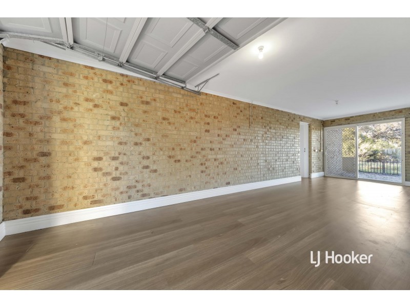 1/2 Lakeside Drive, Sanctuary Lakes VIC 3030