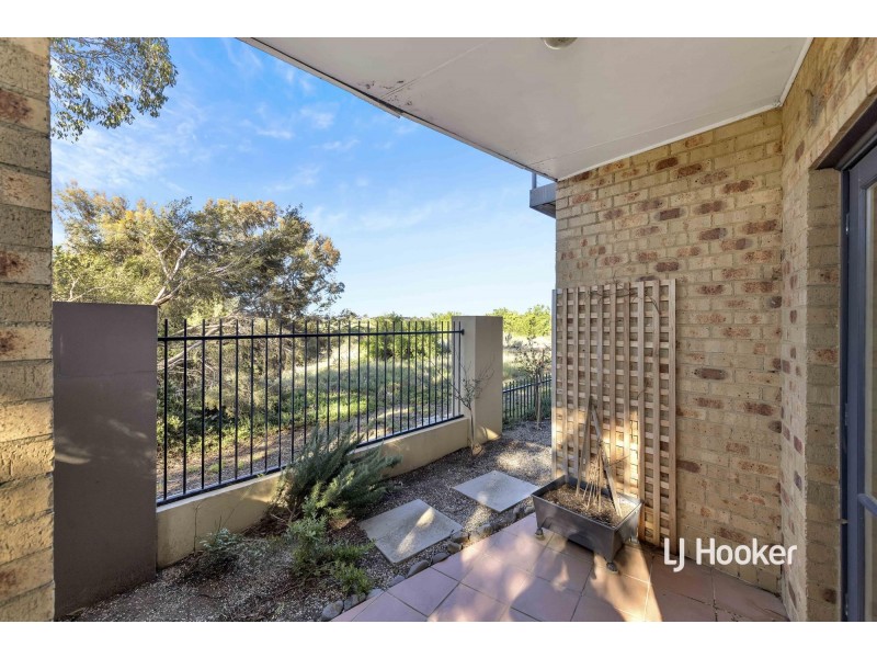 1/2 Lakeside Drive, Sanctuary Lakes VIC 3030