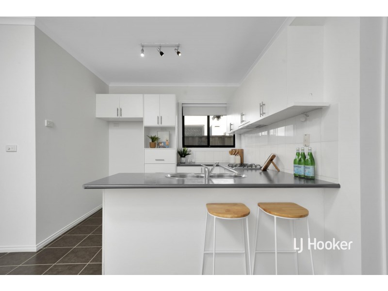 74 Caradon Drive, Truganina VIC 3029