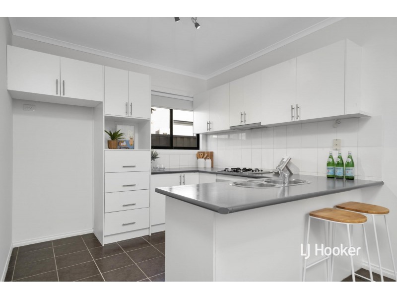 74 Caradon Drive, Truganina VIC 3029