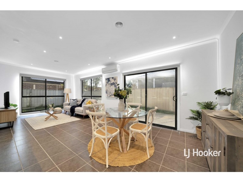 74 Caradon Drive, Truganina VIC 3029