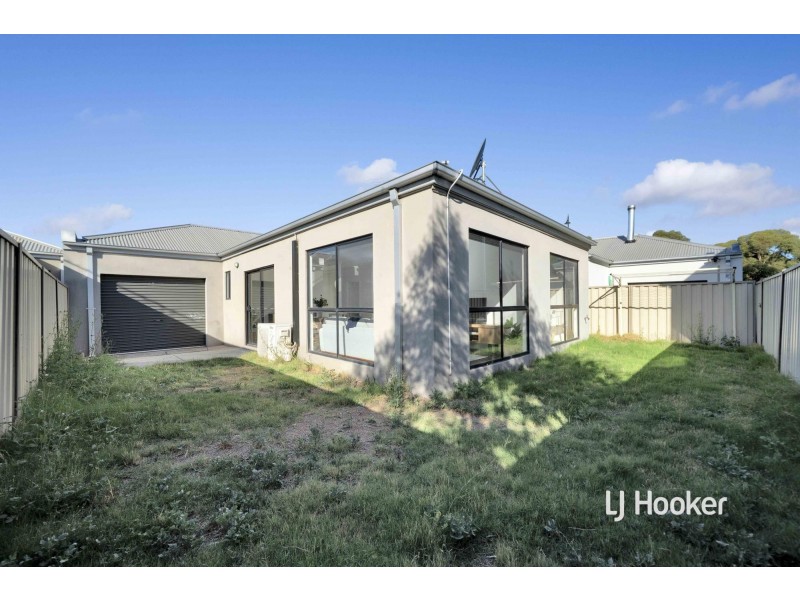 74 Caradon Drive, Truganina VIC 3029