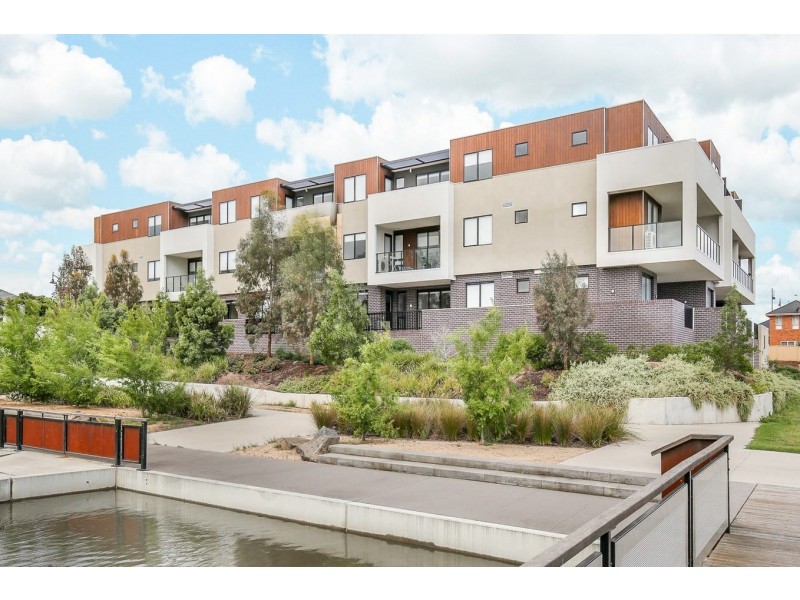 2/2 Monckton Place, Caroline Springs VIC 3023