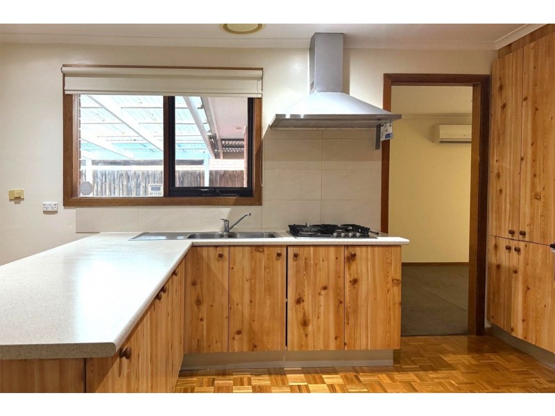 28 Oakdene Grove South, Altona Meadows VIC 3028