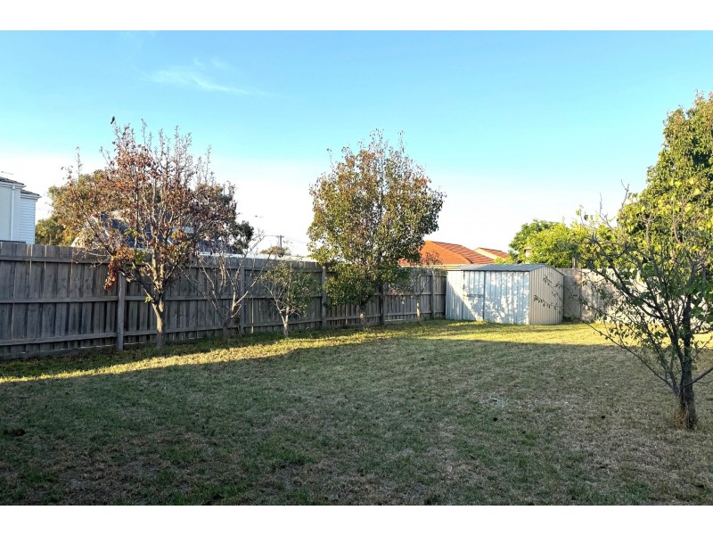 28 Oakdene Grove South, Altona Meadows VIC 3028