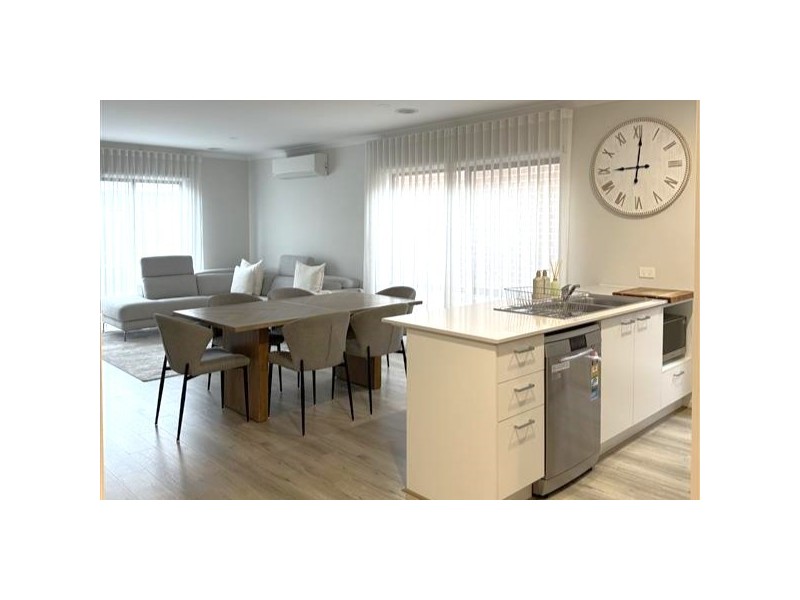 3 Labrador Street, Clyde North VIC 3978