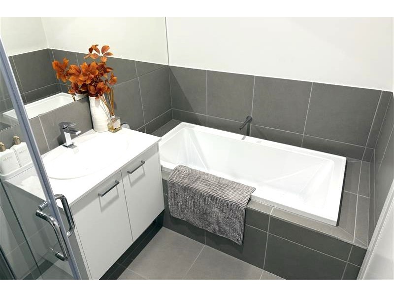 3 Labrador Street, Clyde North VIC 3978