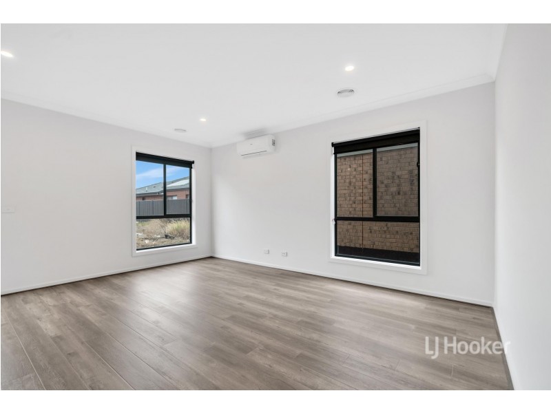 18 Arenal Drive, Truganina VIC 3029