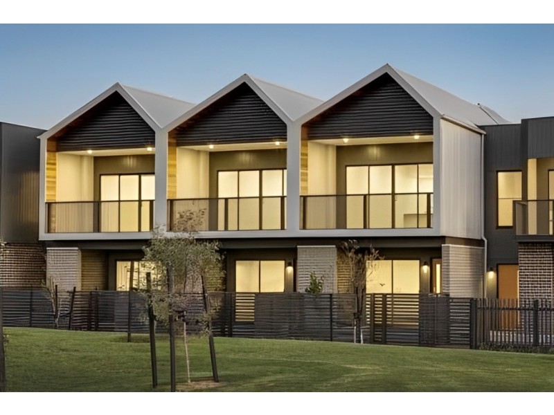 8 Flagship Way, Point Cook VIC 3030