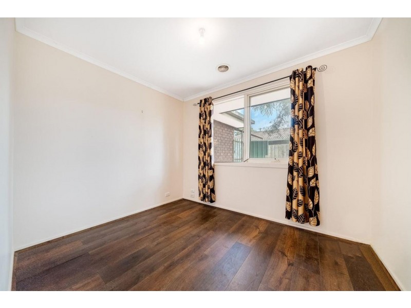 8 Dobell Crescent, Werribee VIC 3030