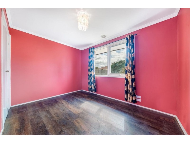 8 Dobell Crescent, Werribee VIC 3030