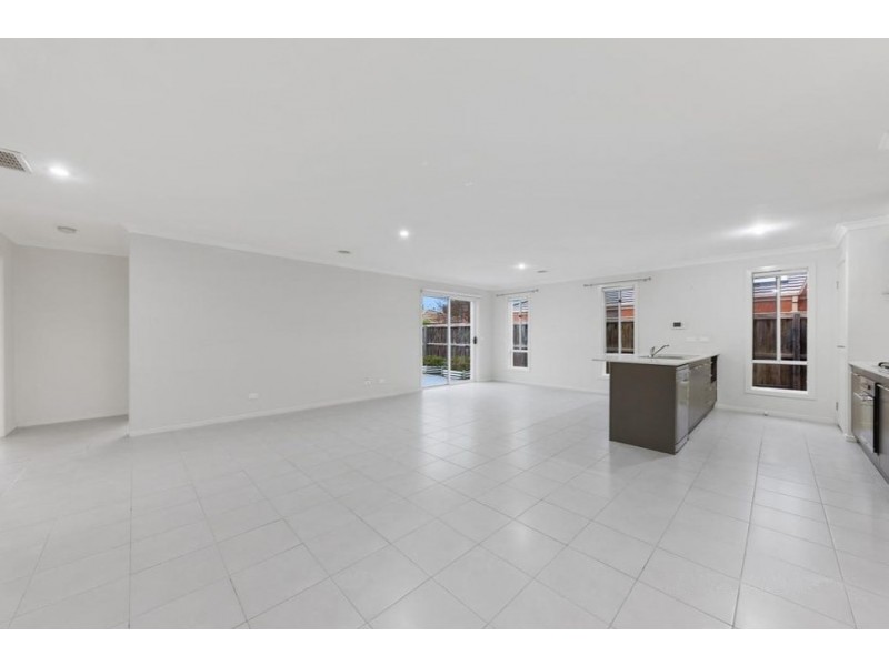 12 Gungurra Grove, Wyndham Vale VIC 3024