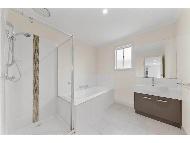 12 Gungurra Grove, Wyndham Vale VIC 3024