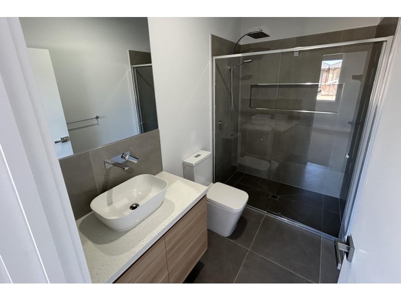 7 Distaff Way, Rockbank VIC 3335