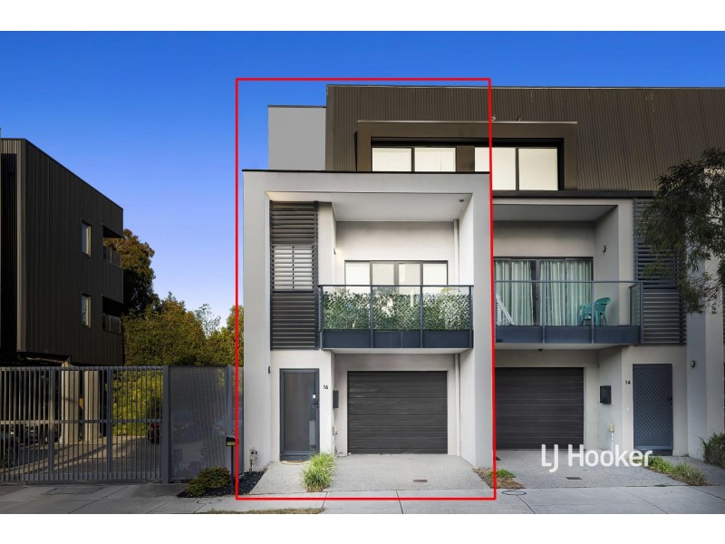 16 Tribeca Drive, Point Cook VIC 3030