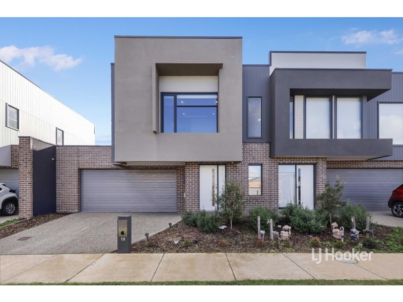19 Grangehill Mews, Wyndham Vale VIC 3024