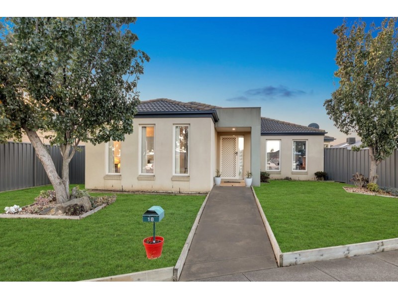 18 Carisbrook Circuit, Truganina VIC 3029