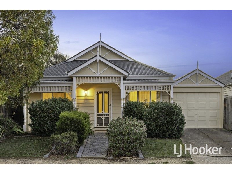 11 Sumner Crescent, Point Cook VIC 3030