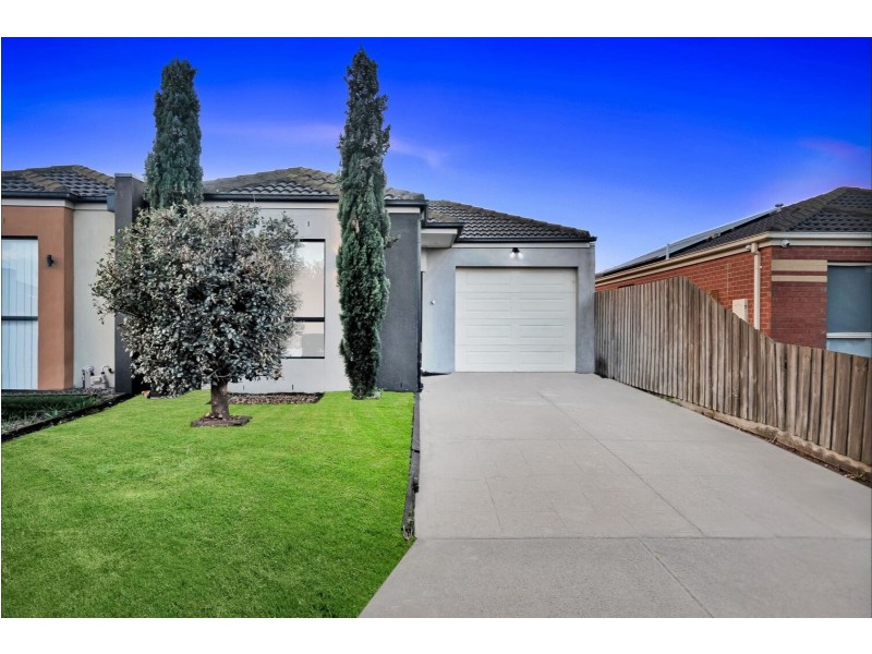 2/18 Vassar Court, Truganina VIC 3029