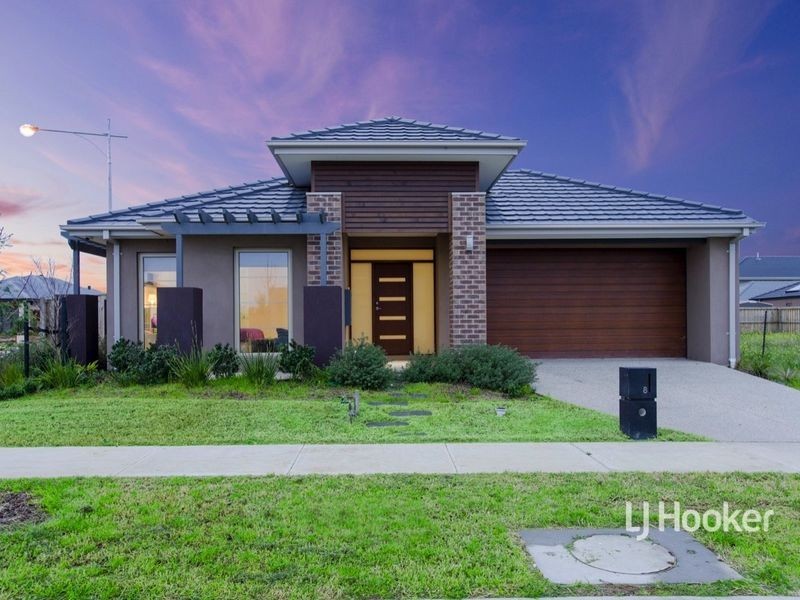 8 Jones Way, Williams Landing VIC 3027